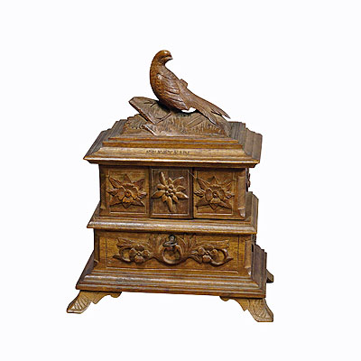 Antique Wooden Carved Edelweis Jewelry Box with Bird, Brienz ca 1900.